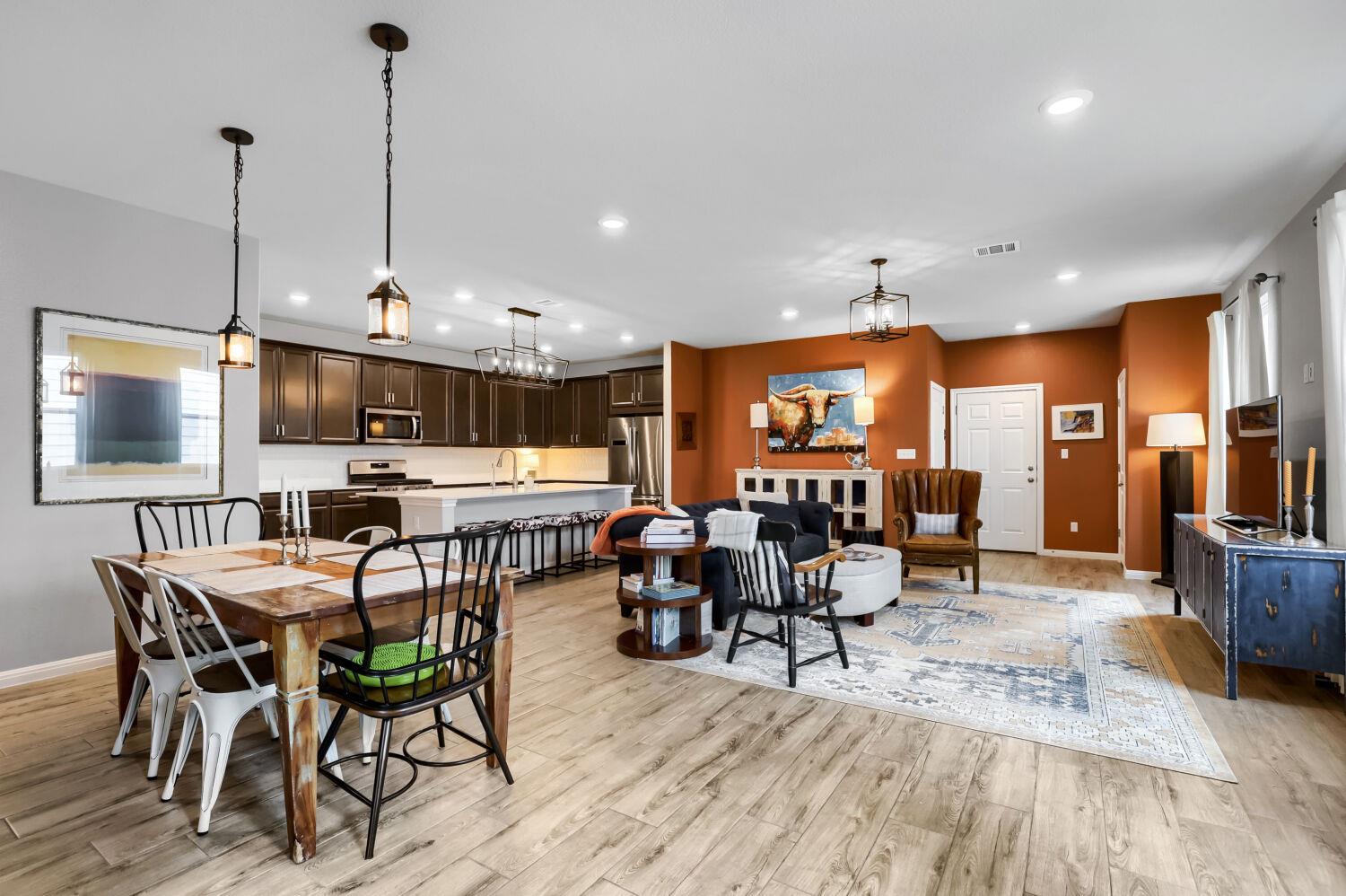 2432 Berryville LN