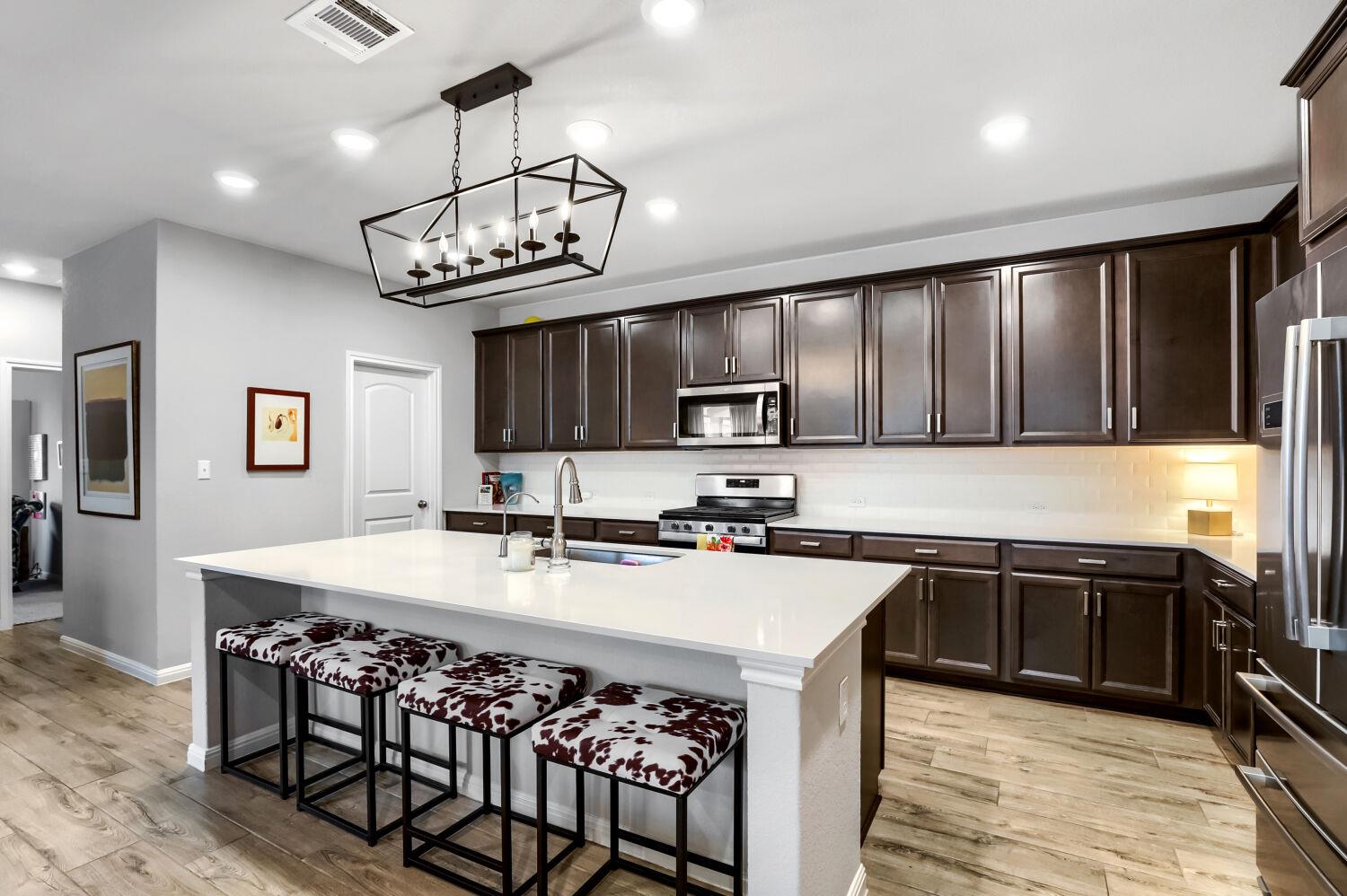 2432 Berryville LN