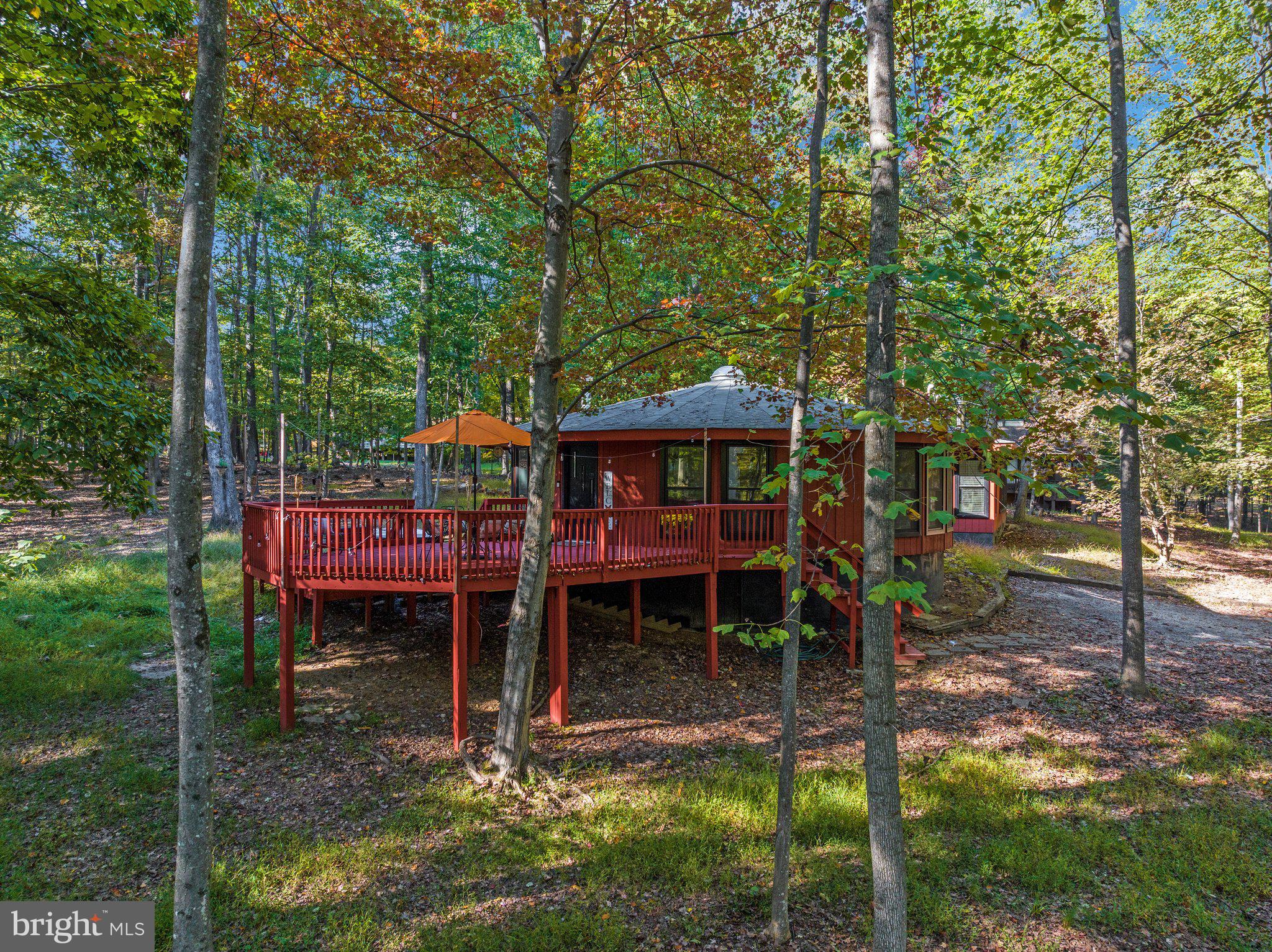 863 The Woods Rd