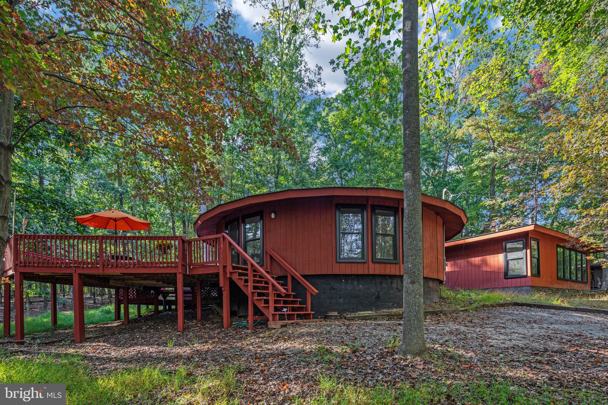 863 The Woods Rd