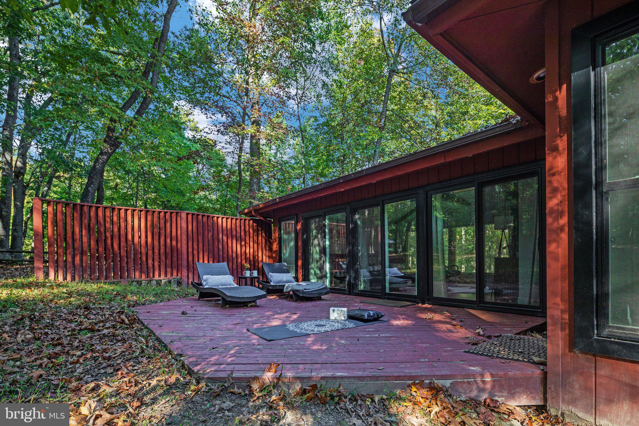 863 The Woods Rd