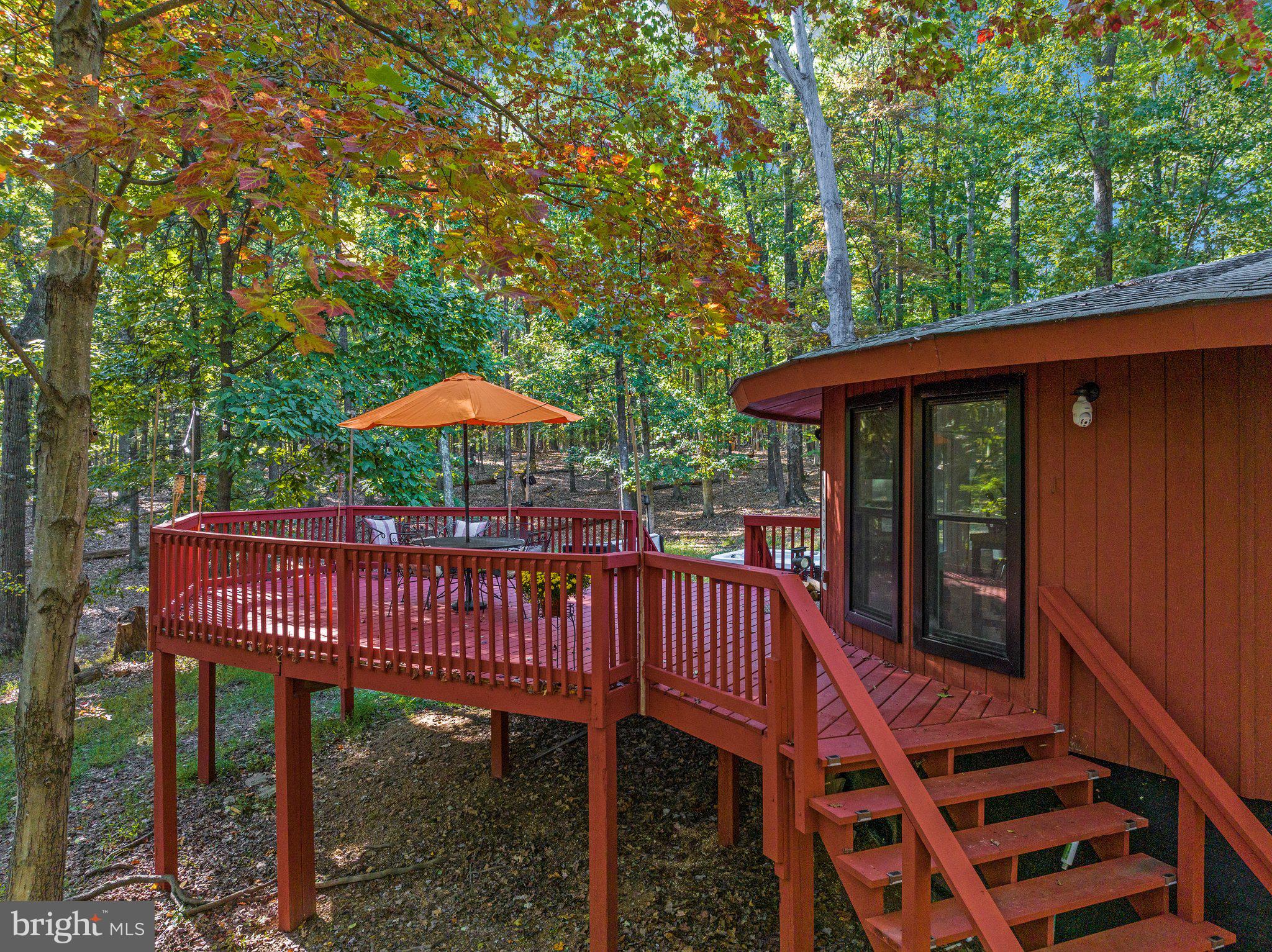 863 The Woods Rd