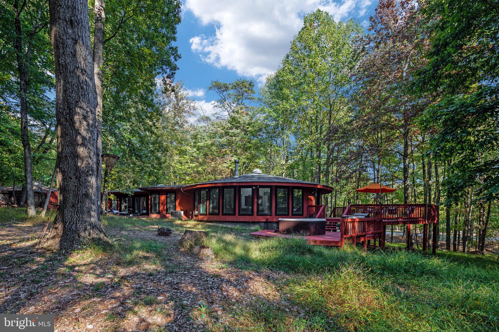 863 The Woods Rd
