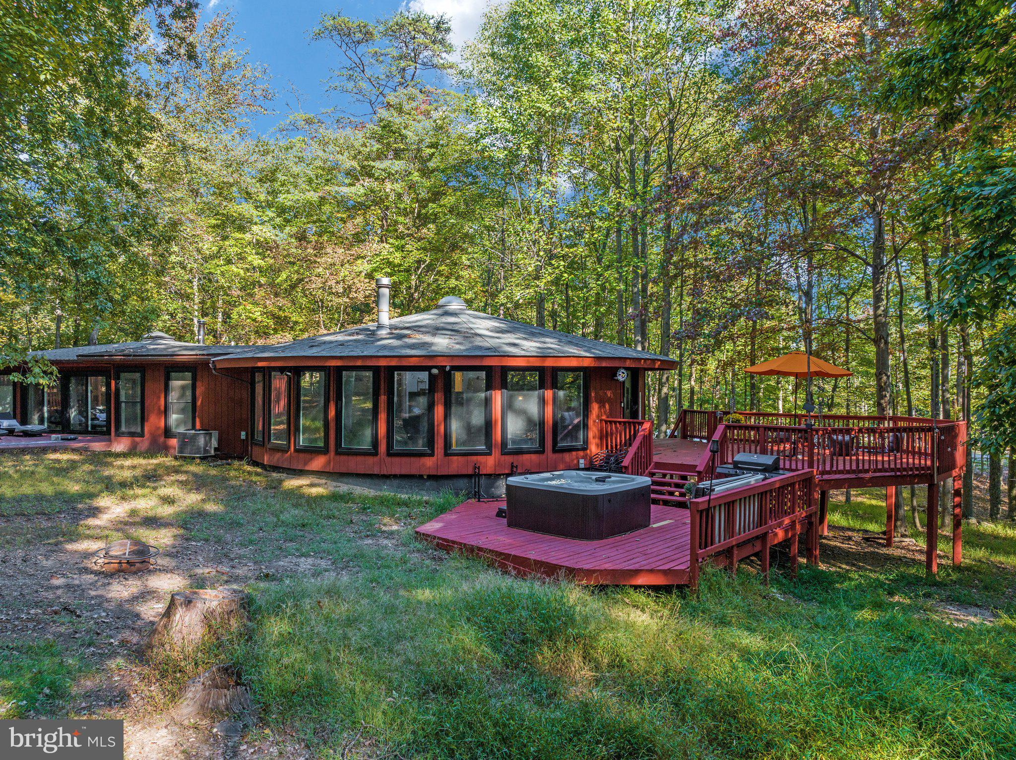 863 The Woods Rd