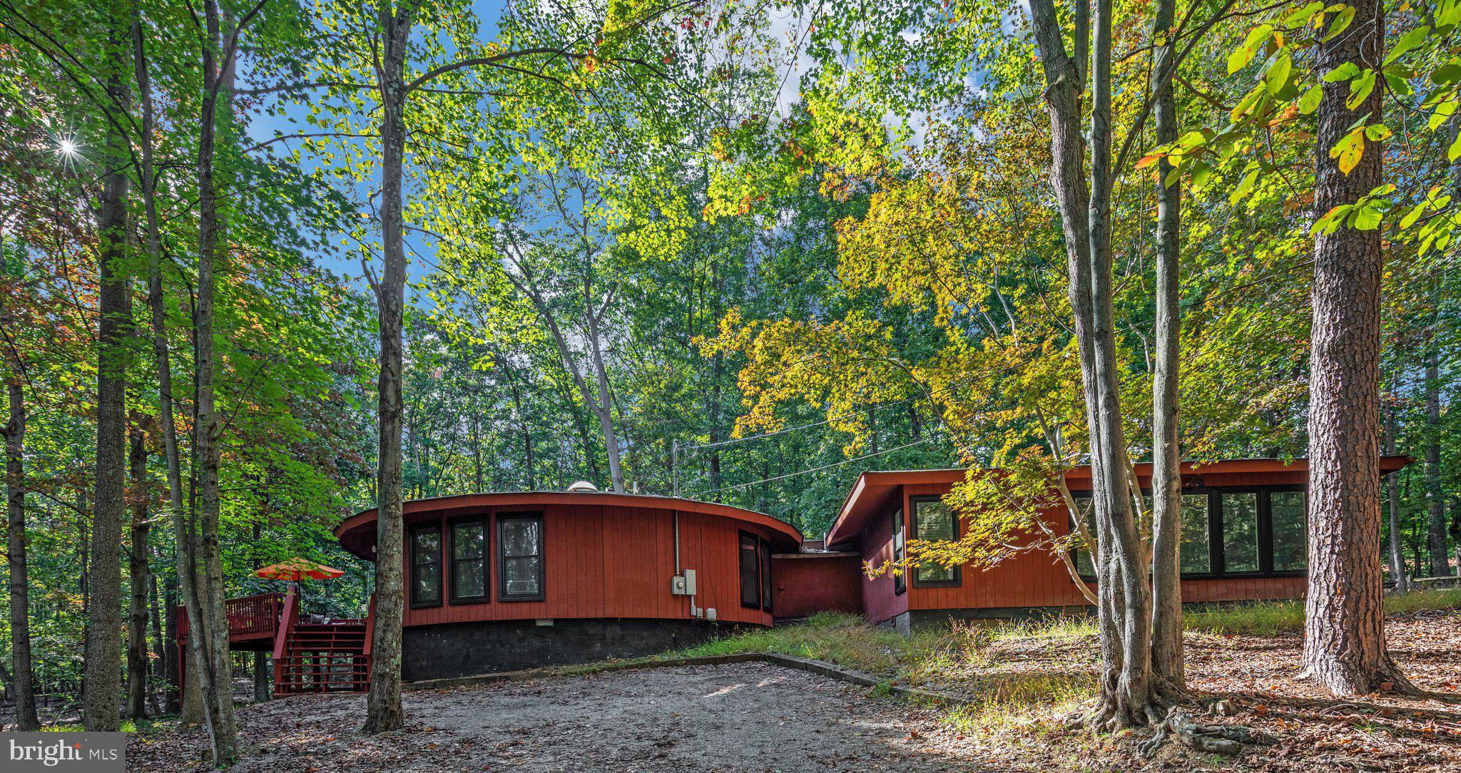 863 The Woods Rd