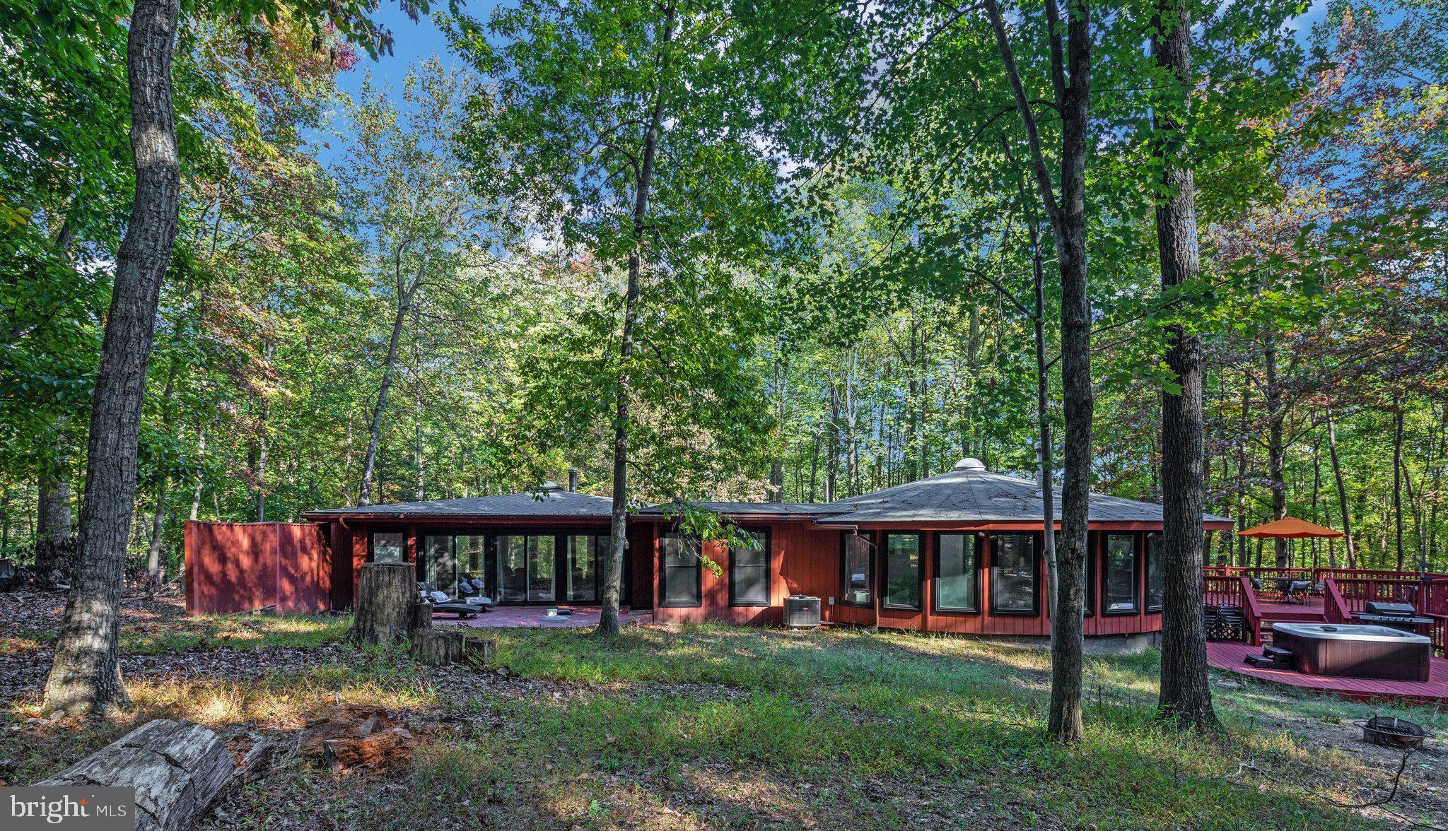 863 The Woods Rd