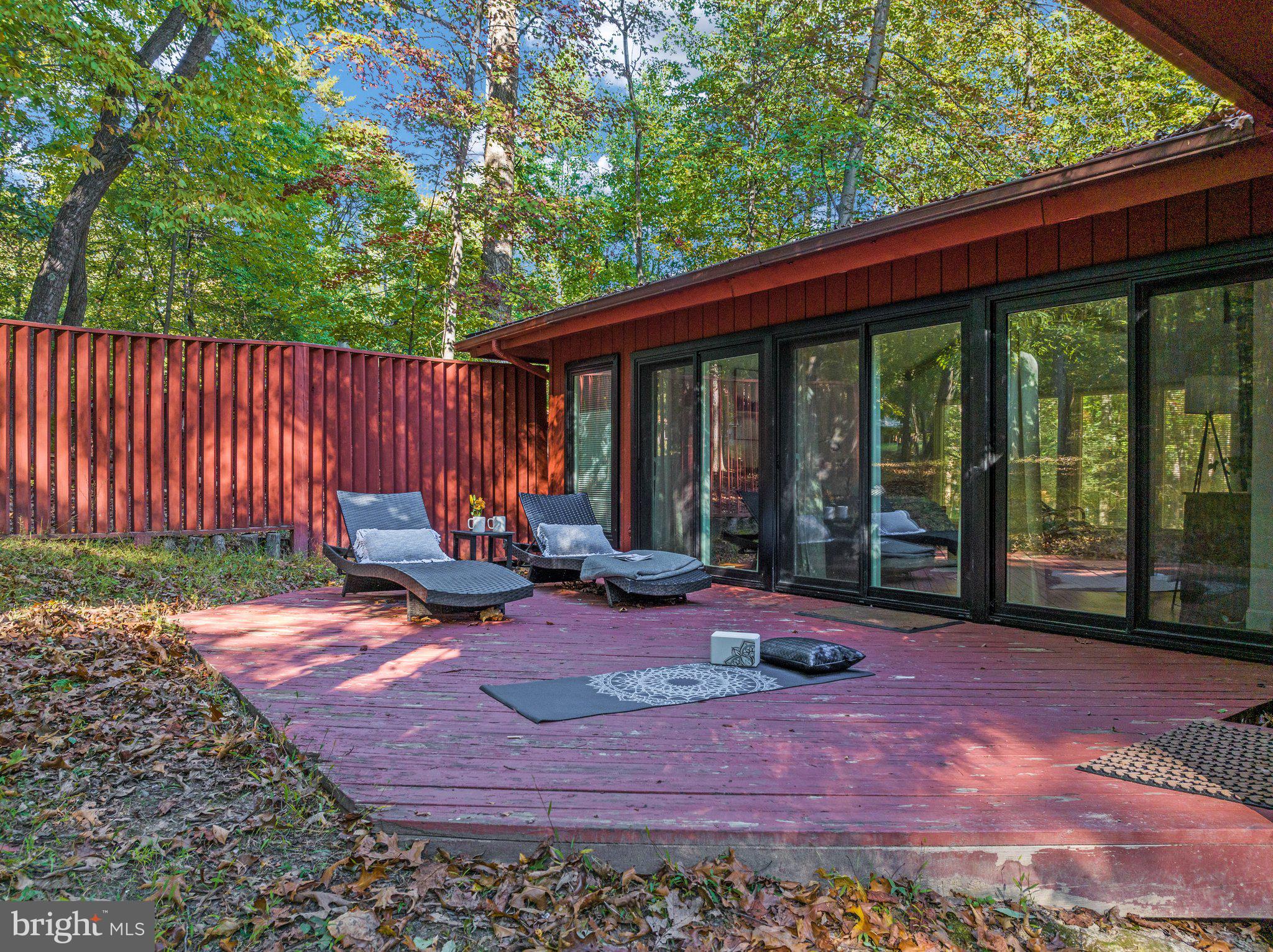 863 The Woods Rd