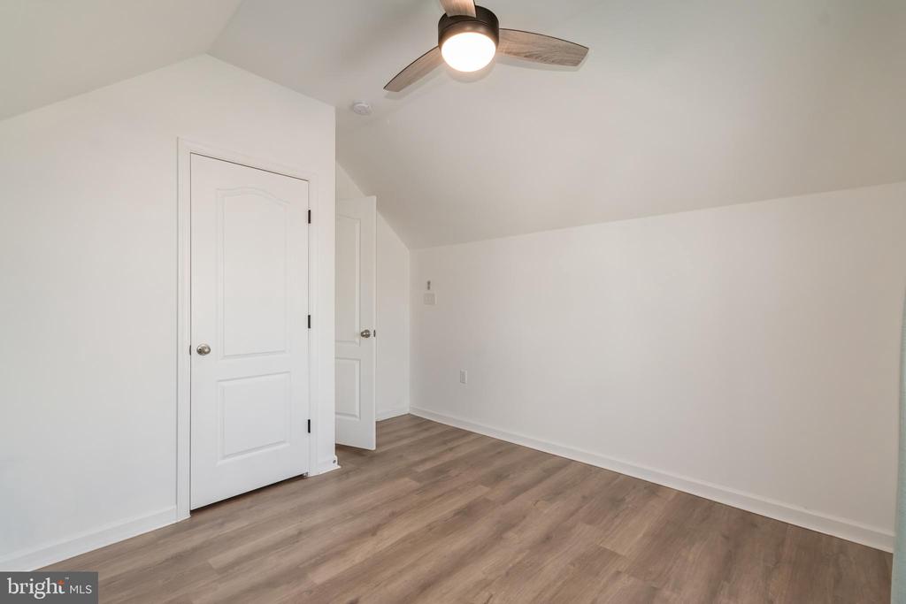 109 Darden Ct W