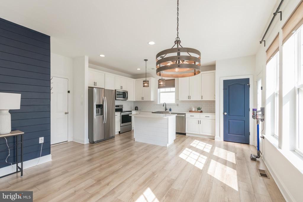 109 Darden Ct W