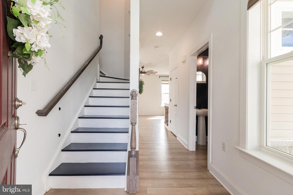 109 Darden Ct W