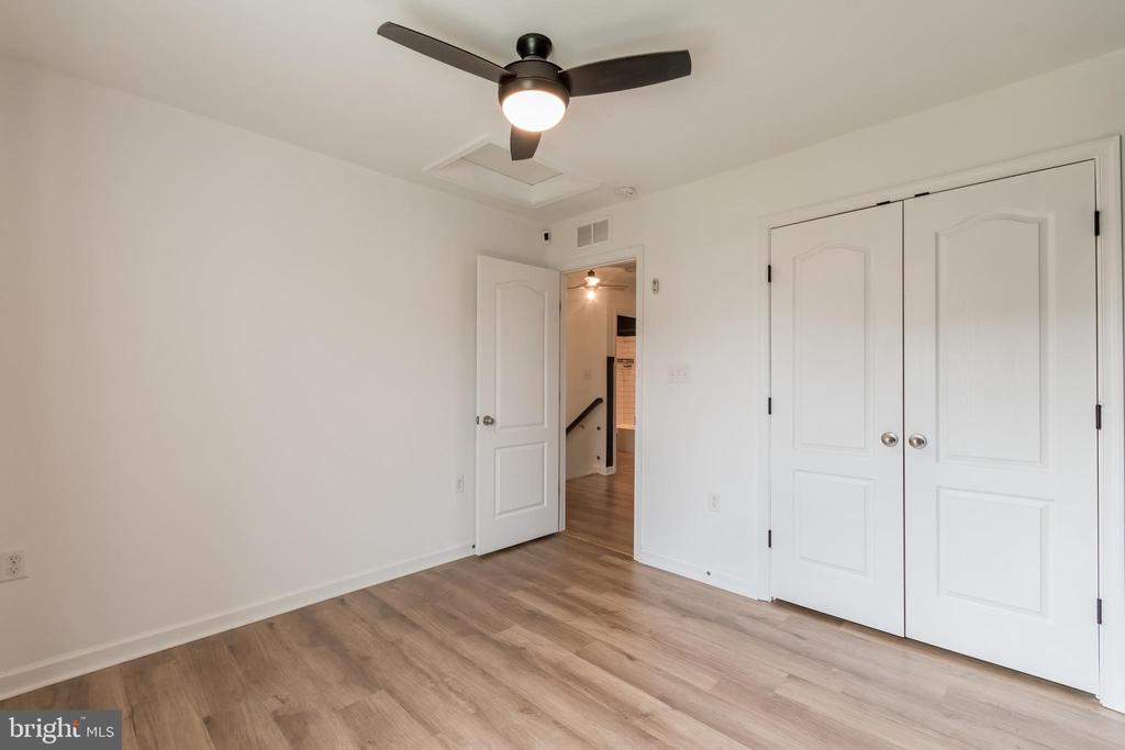 109 Darden Ct W