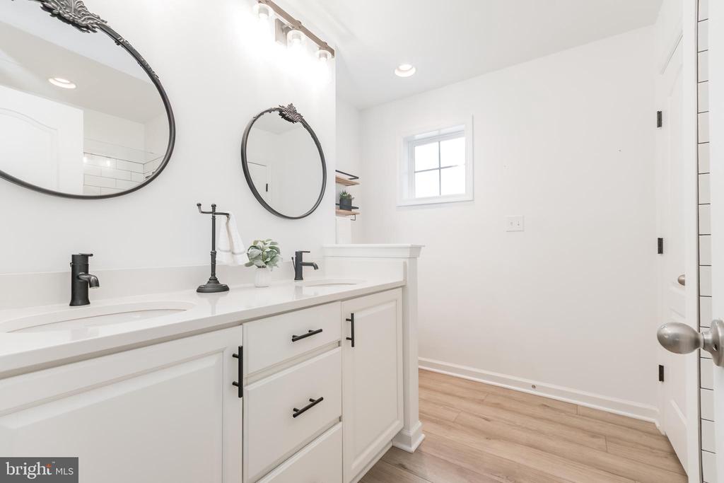109 Darden Ct W