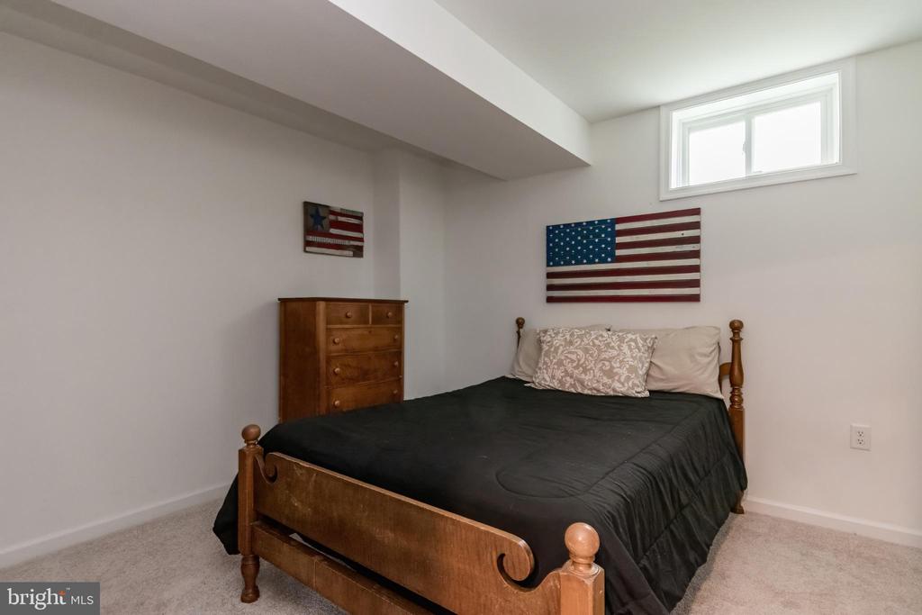 109 Darden Ct W