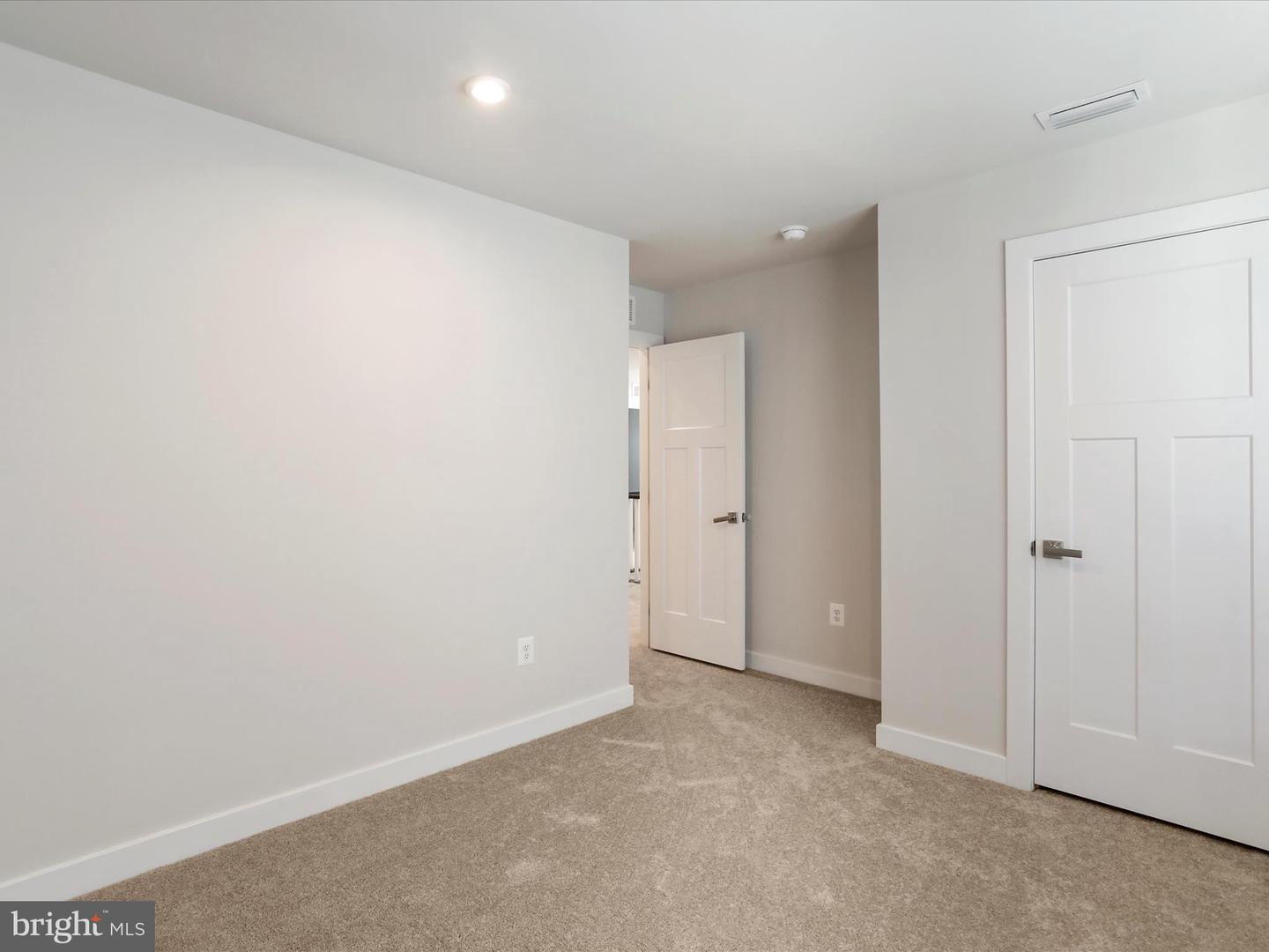 125 Quebec Ct