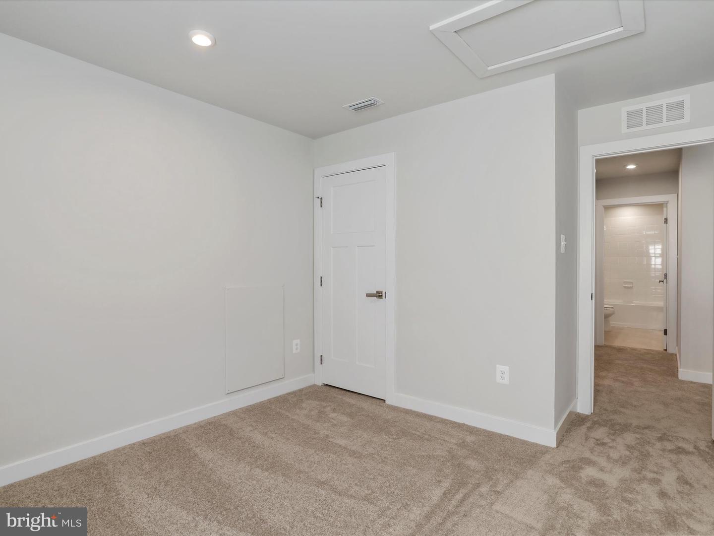125 Quebec Ct