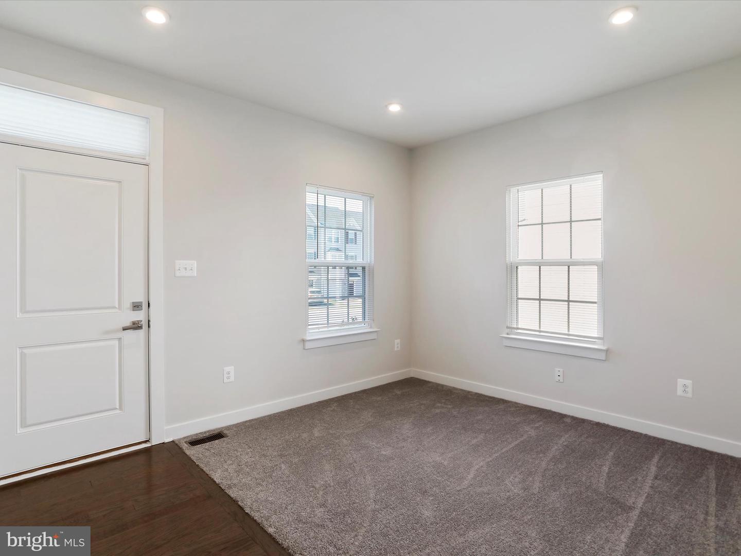 125 Quebec Ct