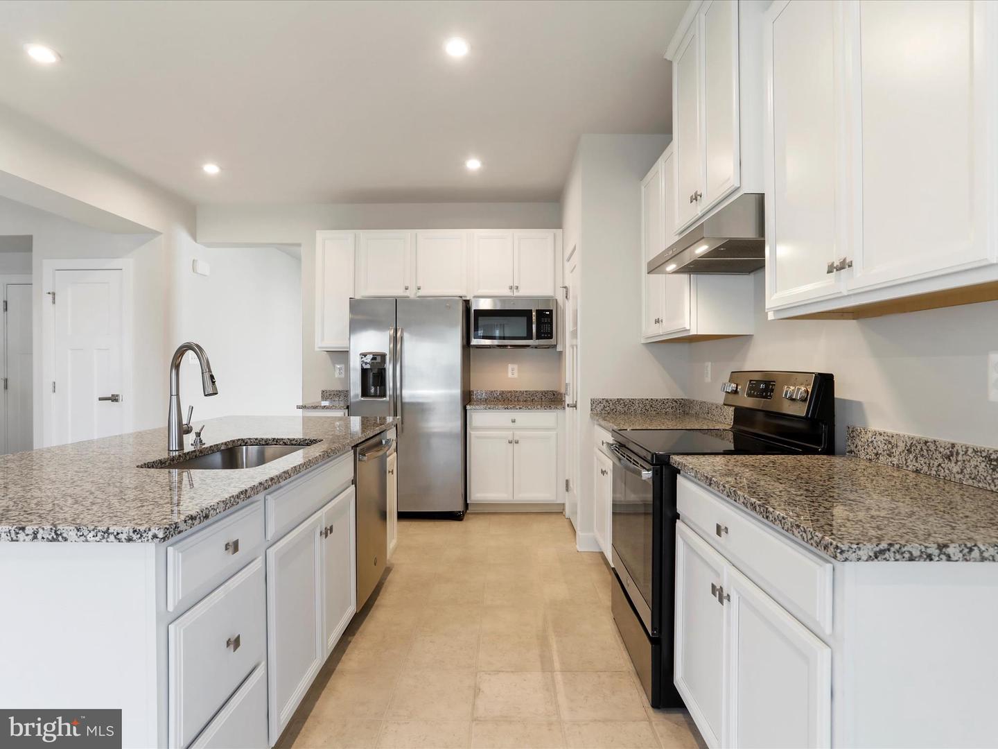 125 Quebec Ct