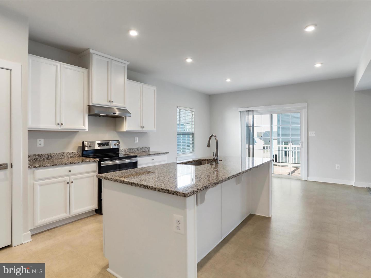 125 Quebec Ct