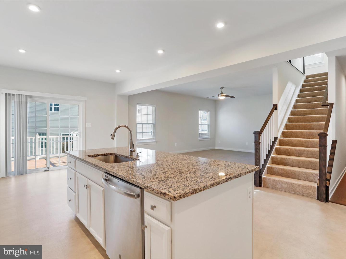 125 Quebec Ct