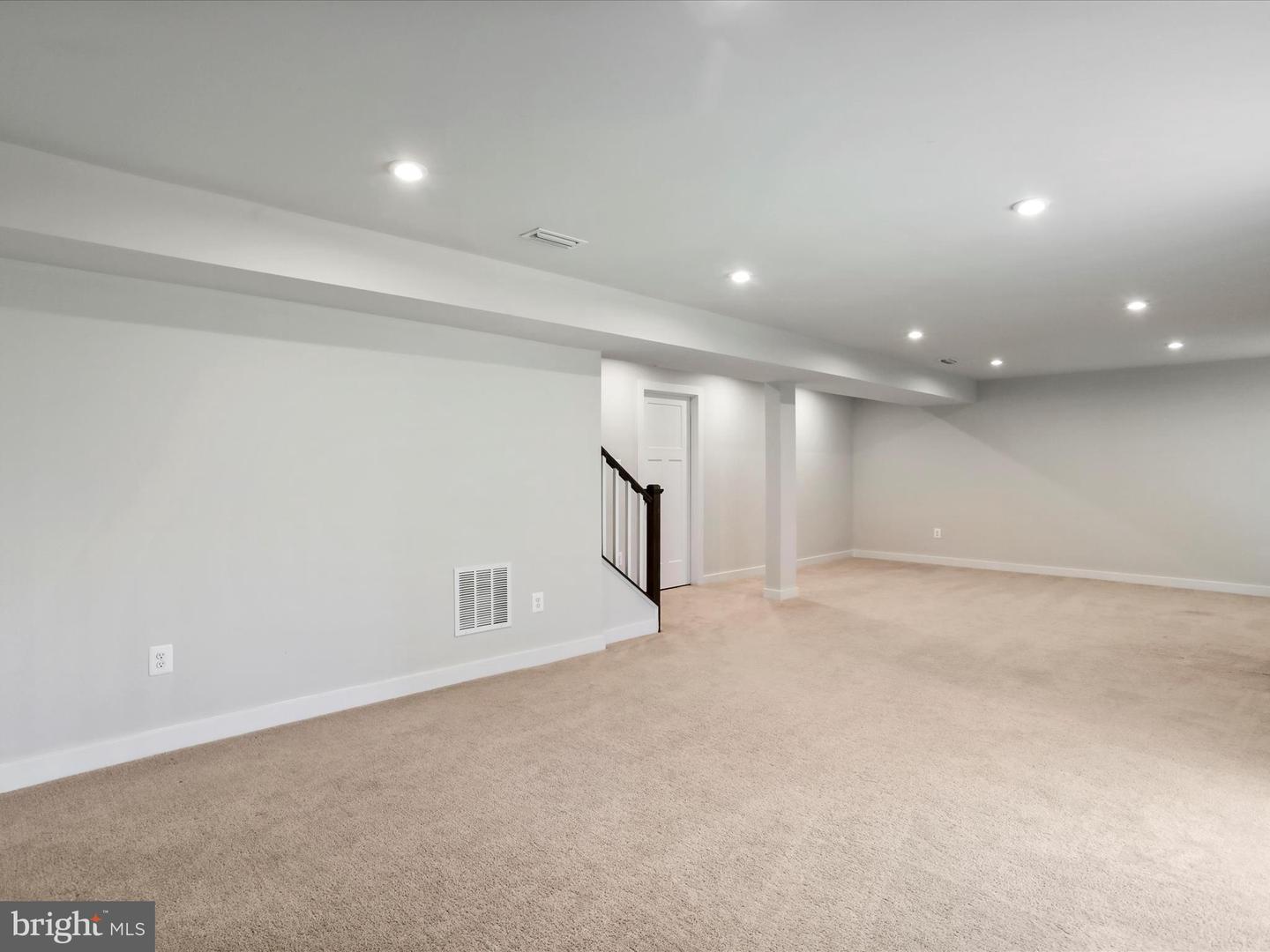 125 Quebec Ct