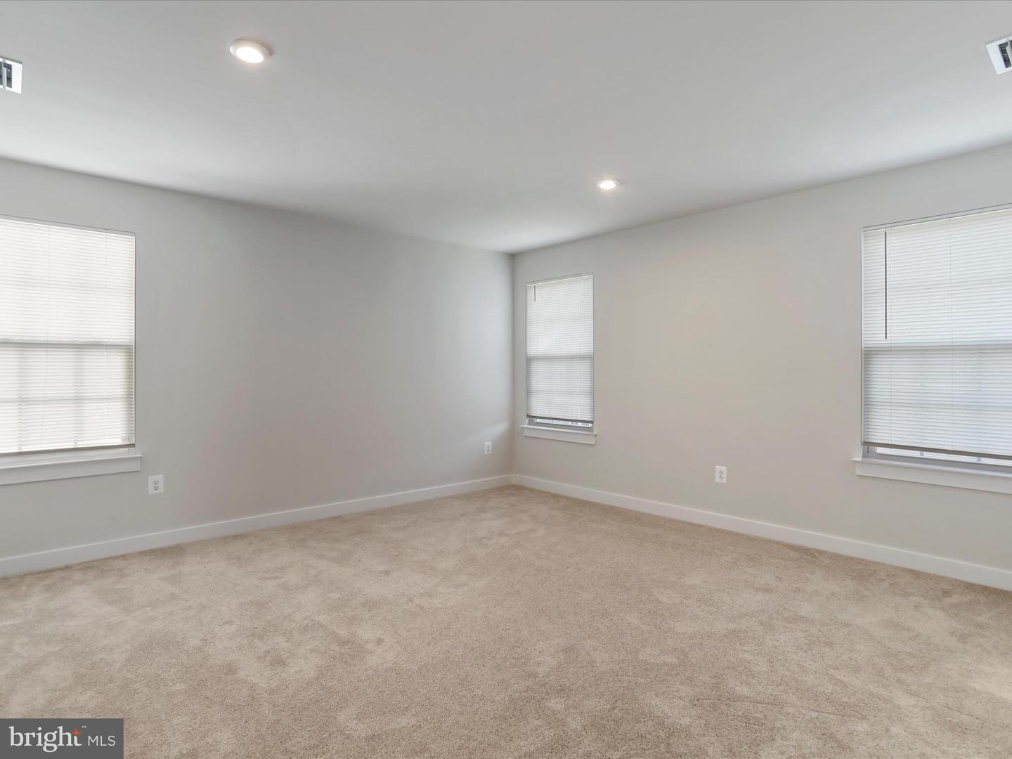 125 Quebec Ct