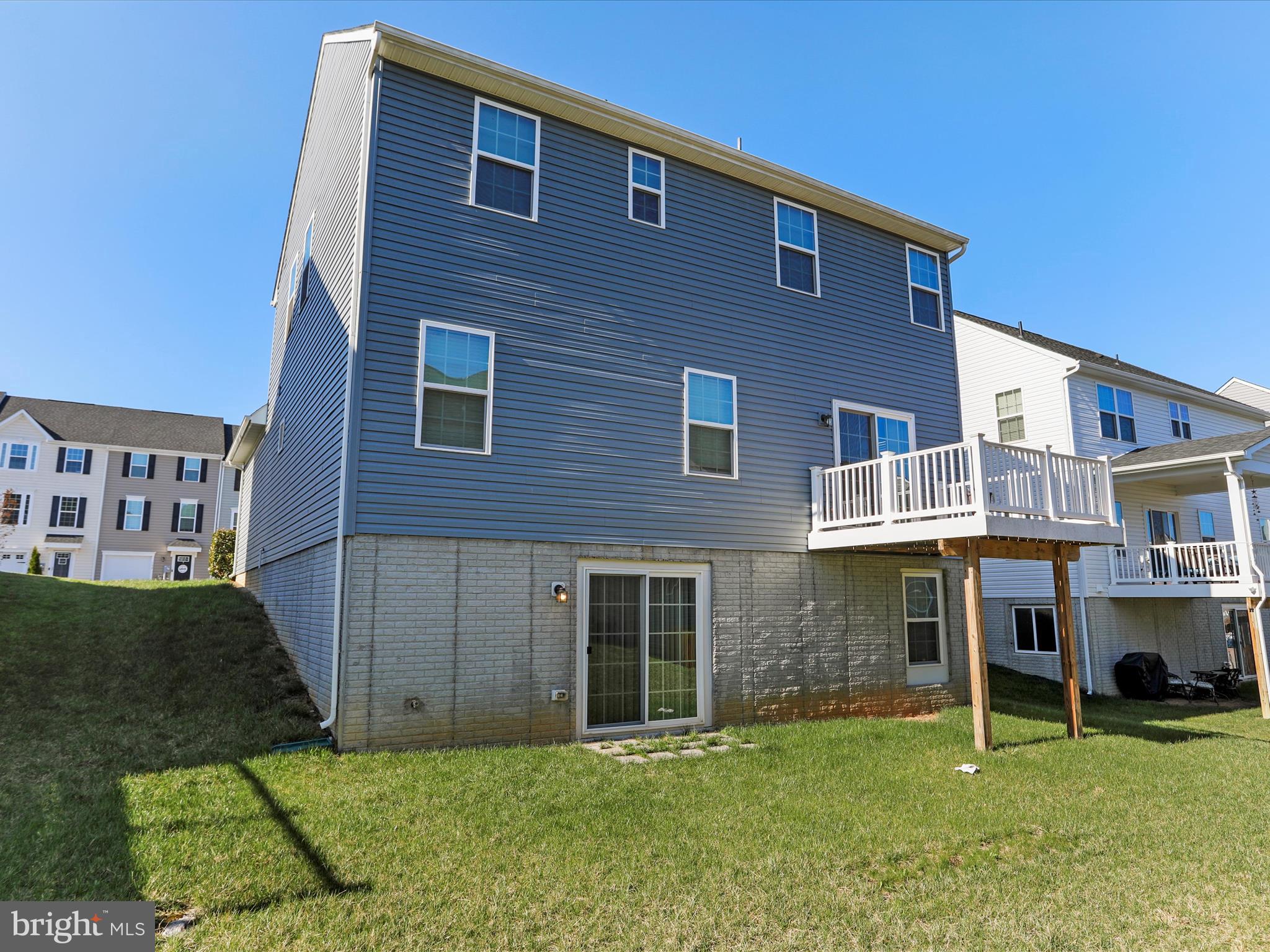 125 Quebec Ct