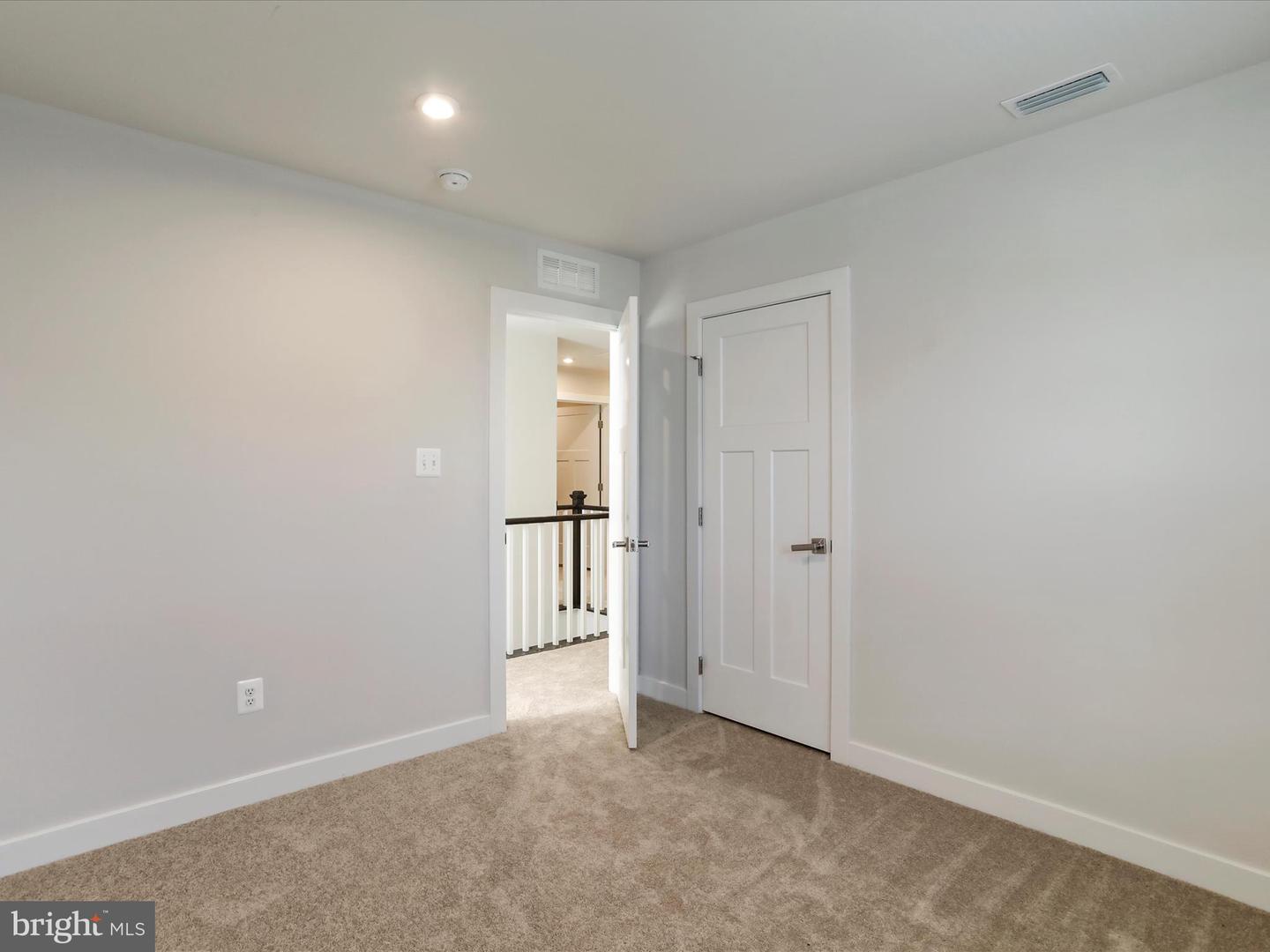 125 Quebec Ct