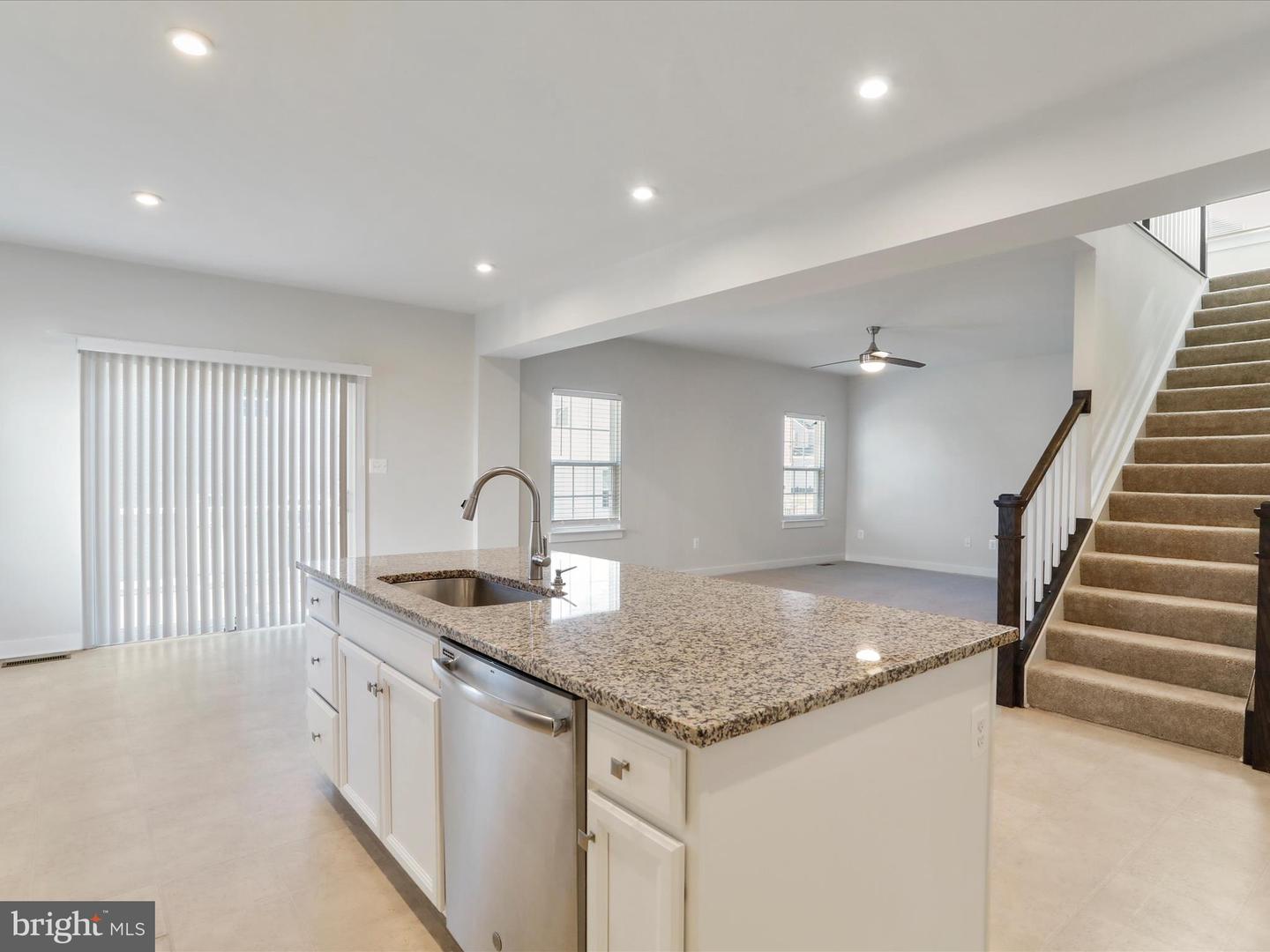 125 Quebec Ct