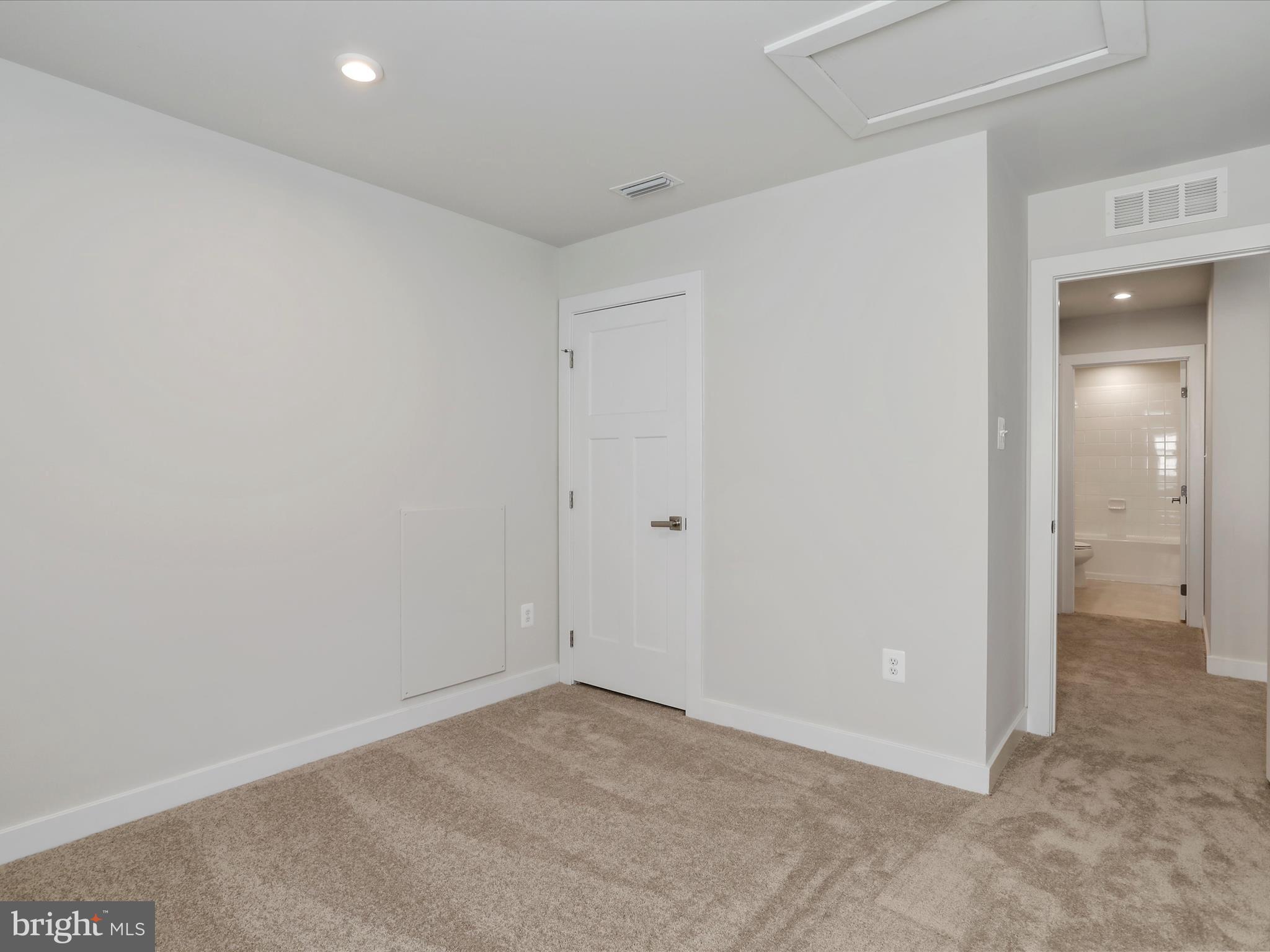 125 Quebec Ct