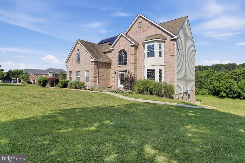 18 TREASURE DRIVE