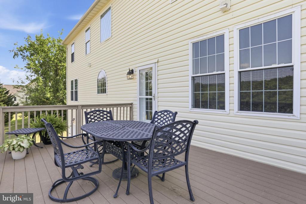 18 TREASURE DRIVE