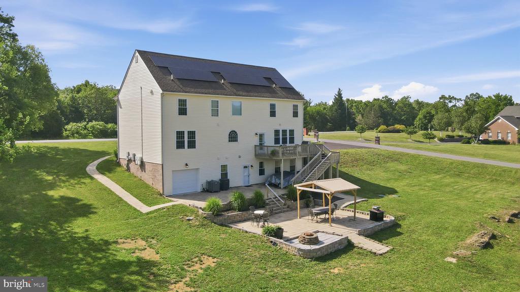 18 TREASURE DRIVE