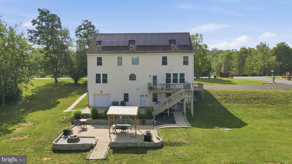 18 TREASURE DRIVE