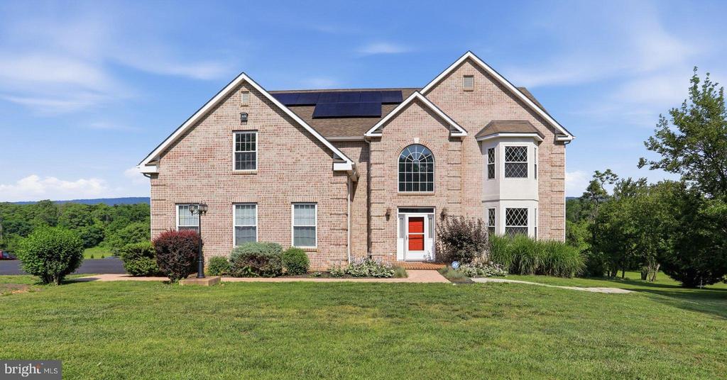 18 TREASURE DRIVE