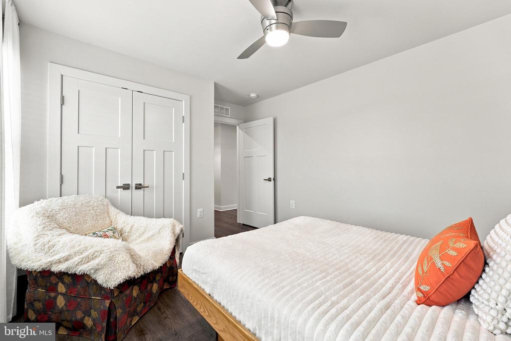 248 PERSPECTIVE PLACE