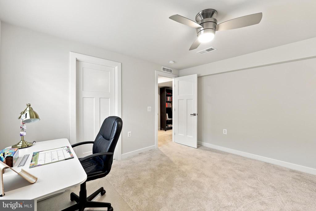 248 PERSPECTIVE PLACE