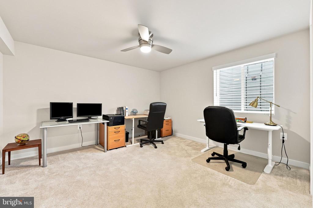 248 PERSPECTIVE PLACE