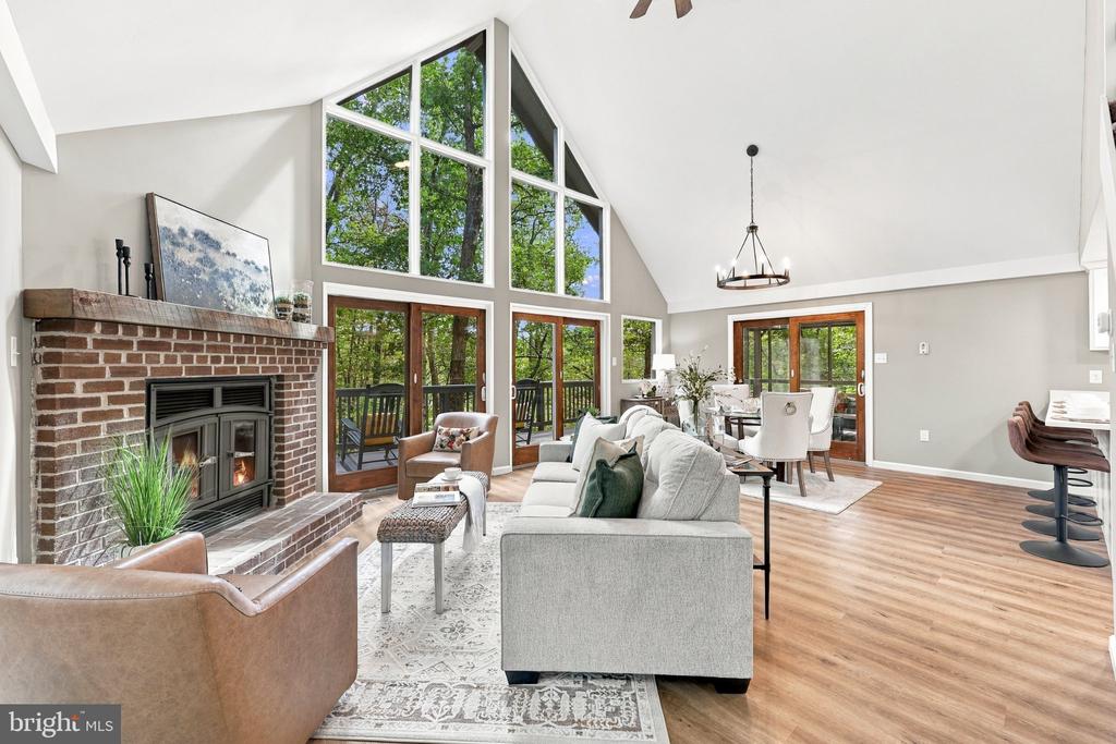 33 WIGWAM COURT
