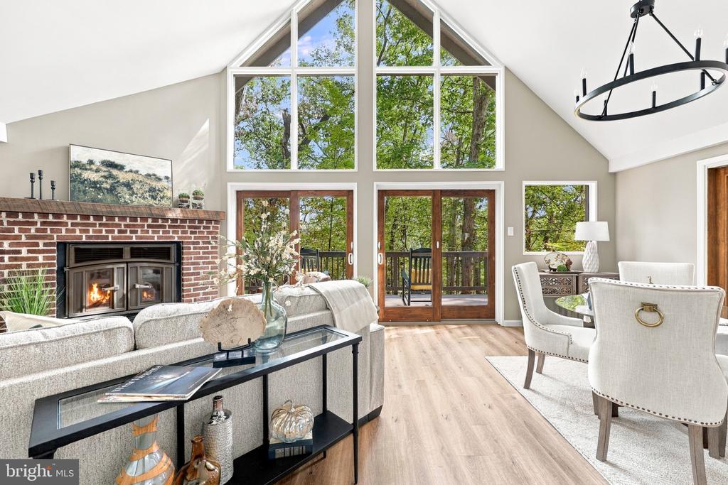33 WIGWAM COURT