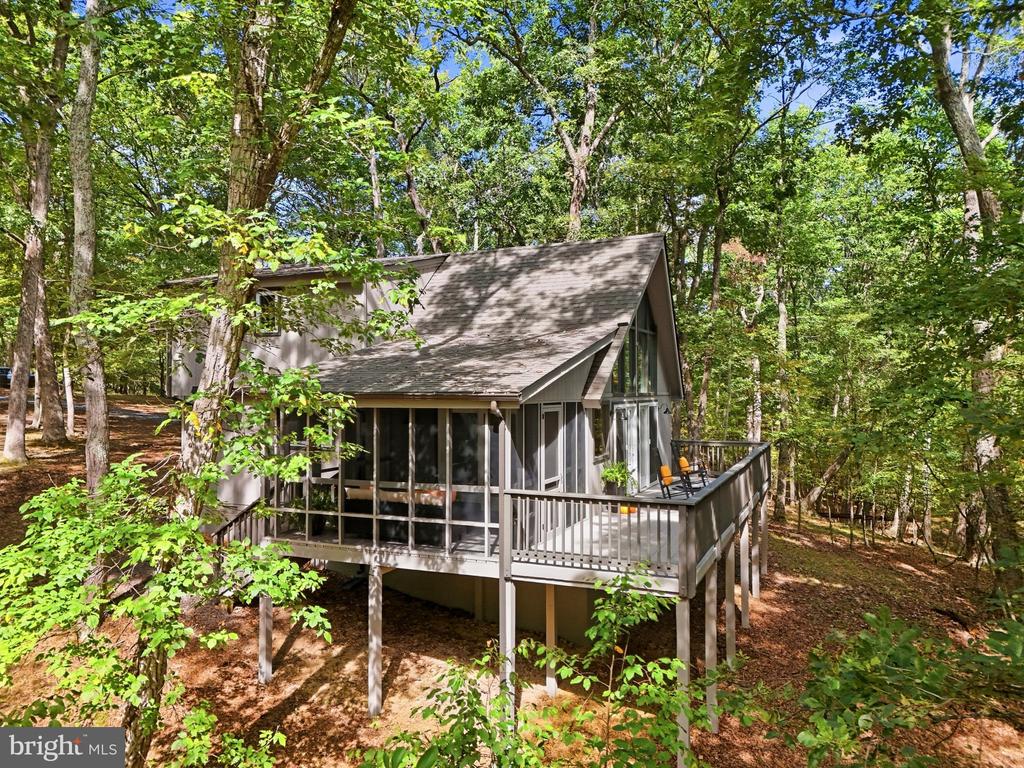 33 WIGWAM COURT