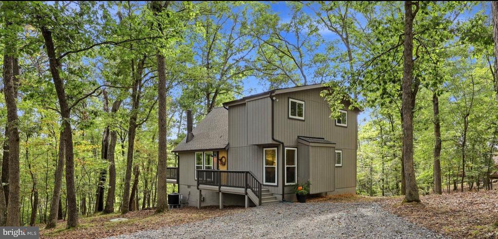 33 WIGWAM COURT