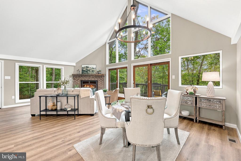 33 WIGWAM COURT