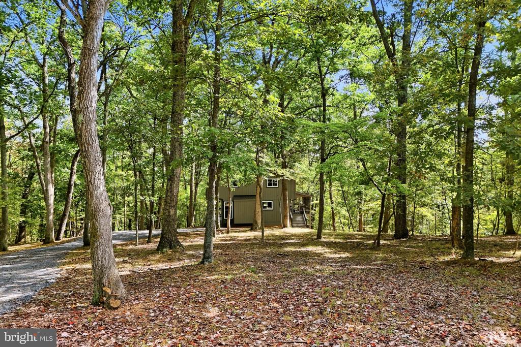 33 WIGWAM COURT