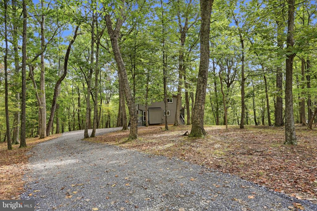 33 WIGWAM COURT