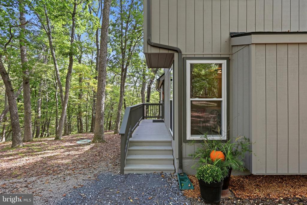 33 WIGWAM COURT