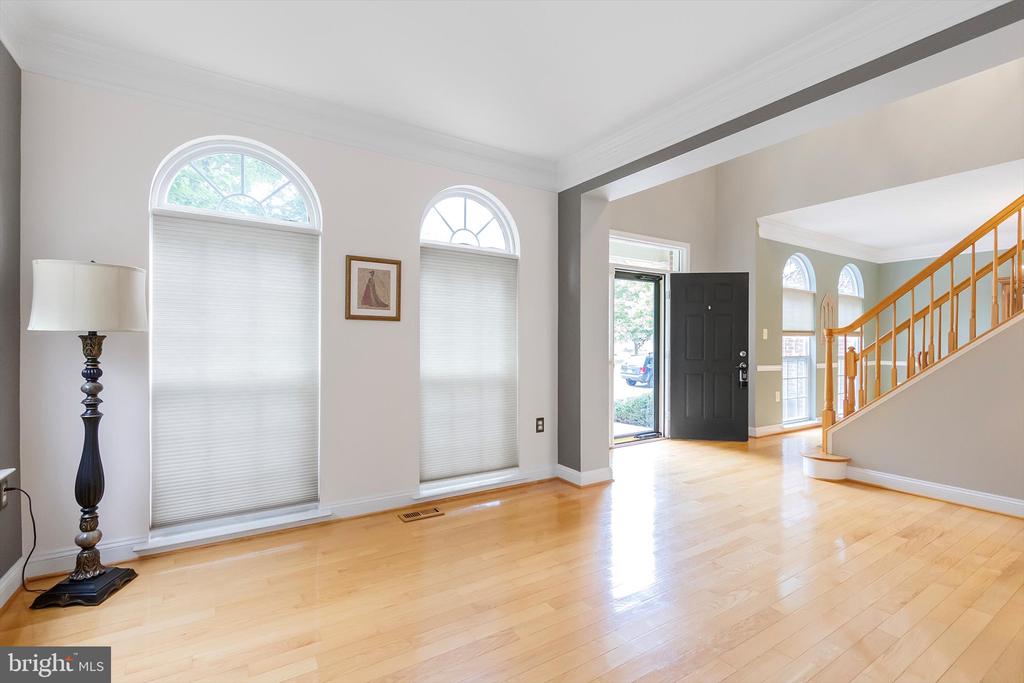 64 Revere Dr