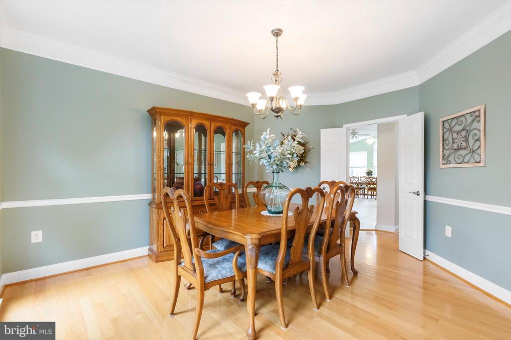 64 Revere Dr
