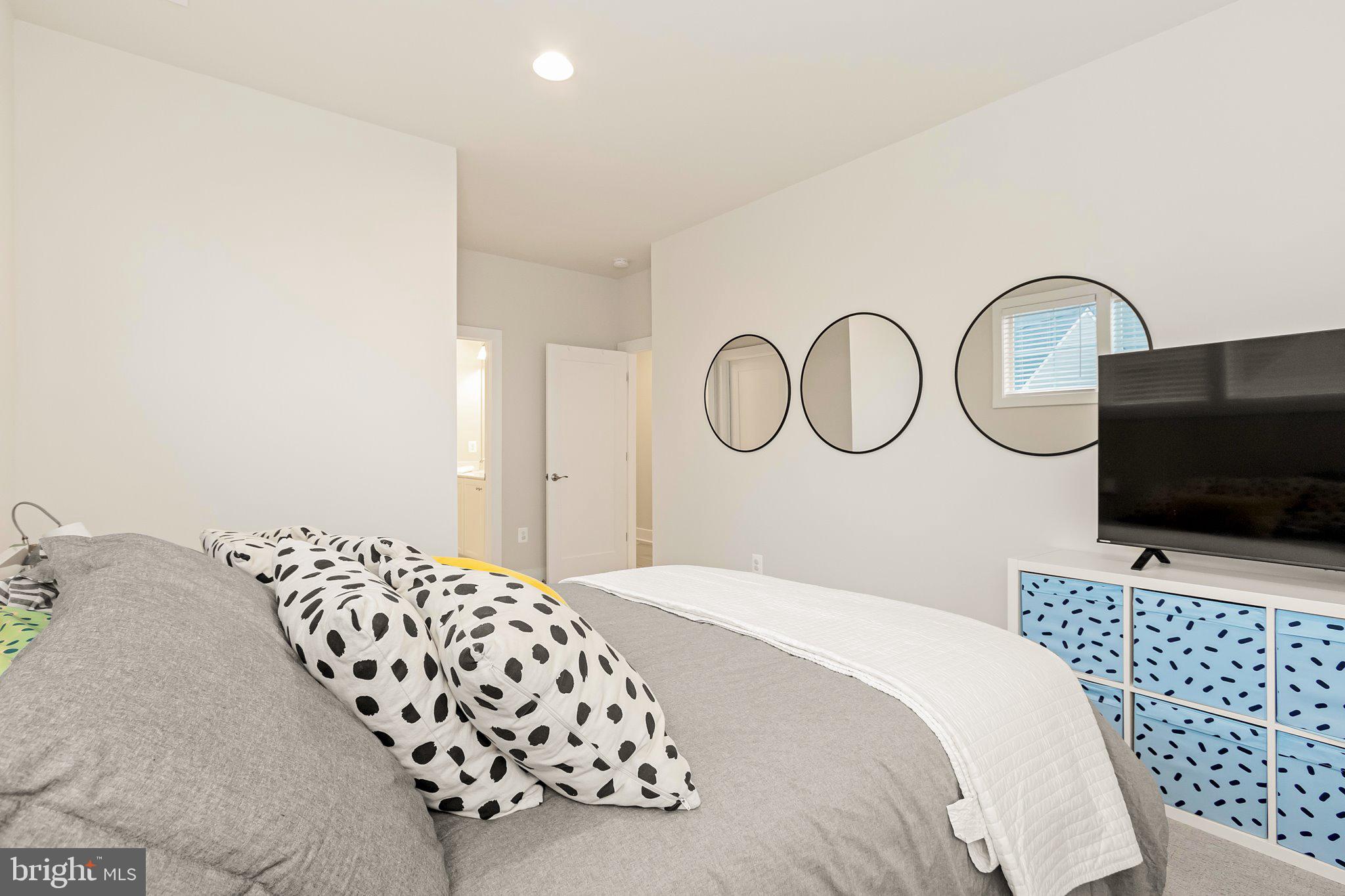 21 ELLA WASHINGTON CT.