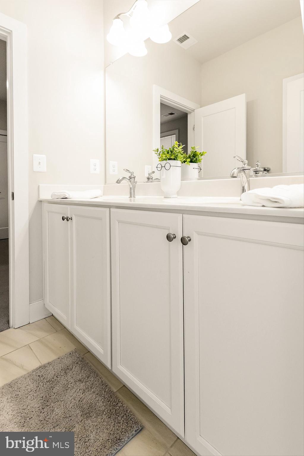 21 ELLA WASHINGTON CT.