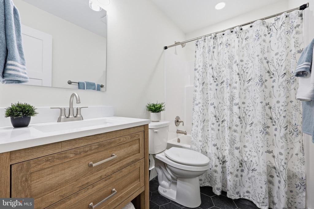 580 DOGWOOD TRAIL